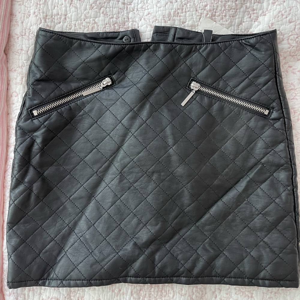 New with tags faux leather H&M skirt